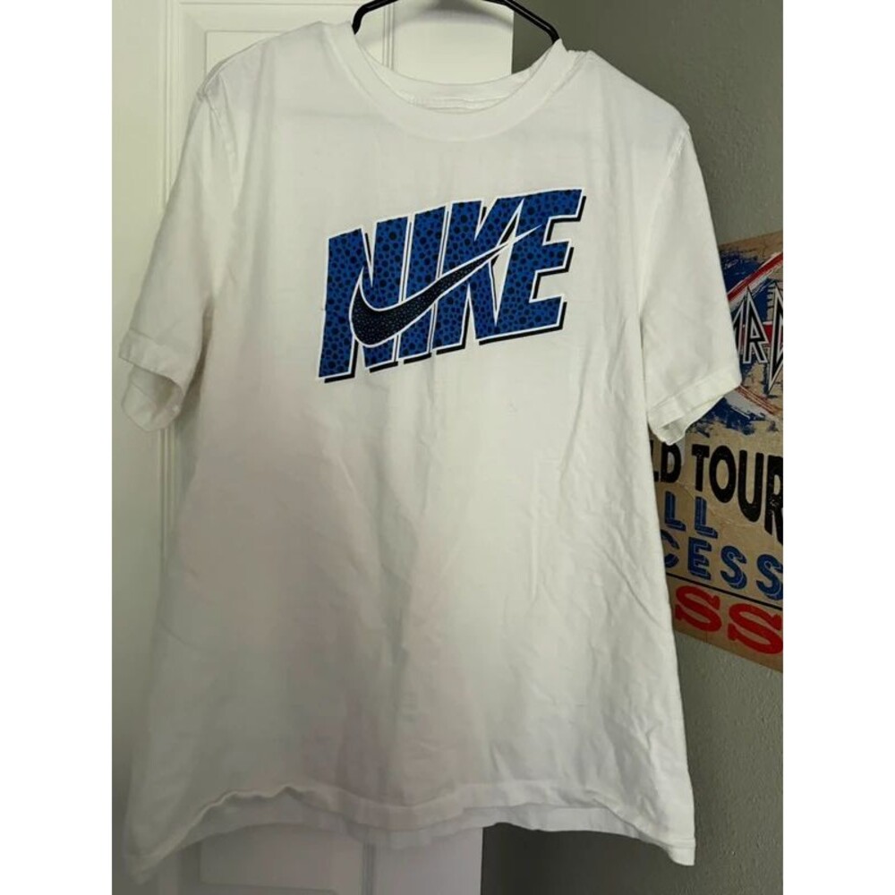 The Nike Tee White Safari Logo Graphic T-Shirt - Men's XL